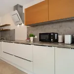 Annette's And Garden شقة