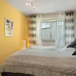 Annette's And Garden شقة