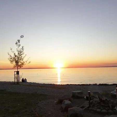 Annette's And Garden Διαμέρισμα