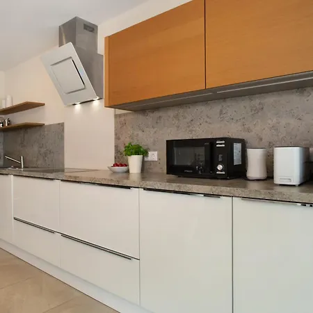 Διαμέρισμα Annette's And Garden *