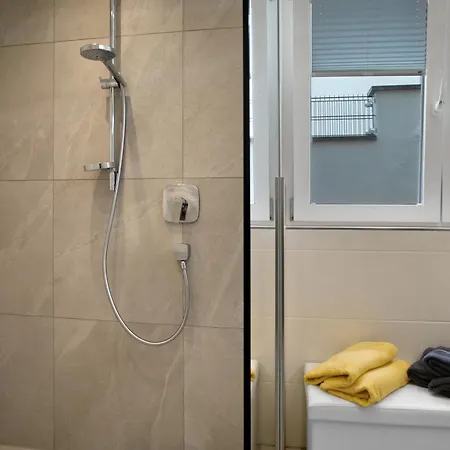 Annette's And Garden Διαμέρισμα *