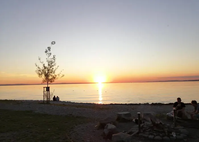 Annette's And Garden דירה