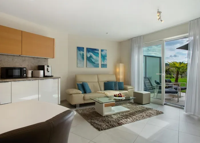 Annette's And Garden *