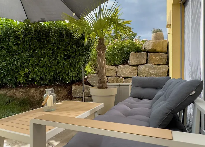 Annette's And Garden דירה