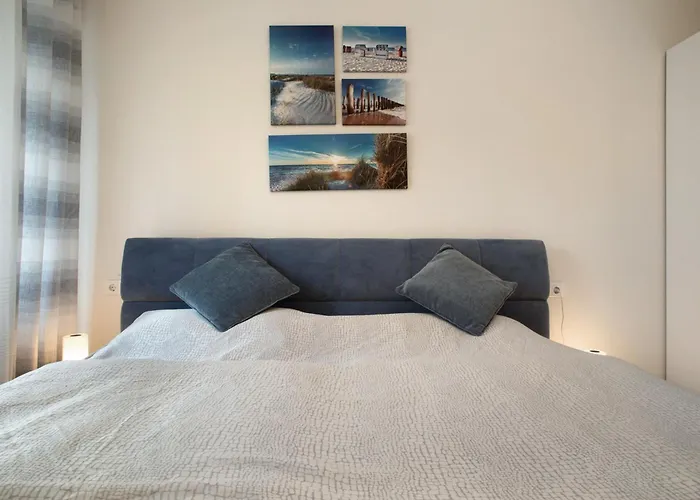 Annette's And Garden *